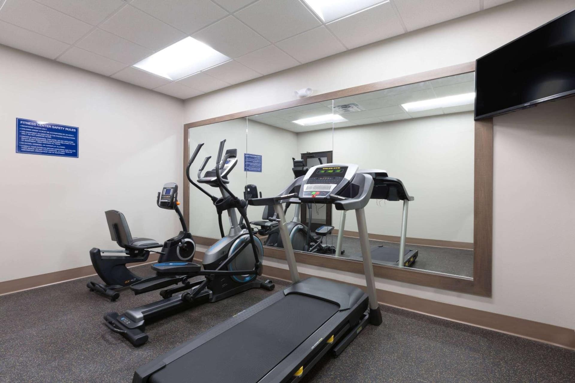 Days Inn & Suites by Wyndham Houston NW Cypress