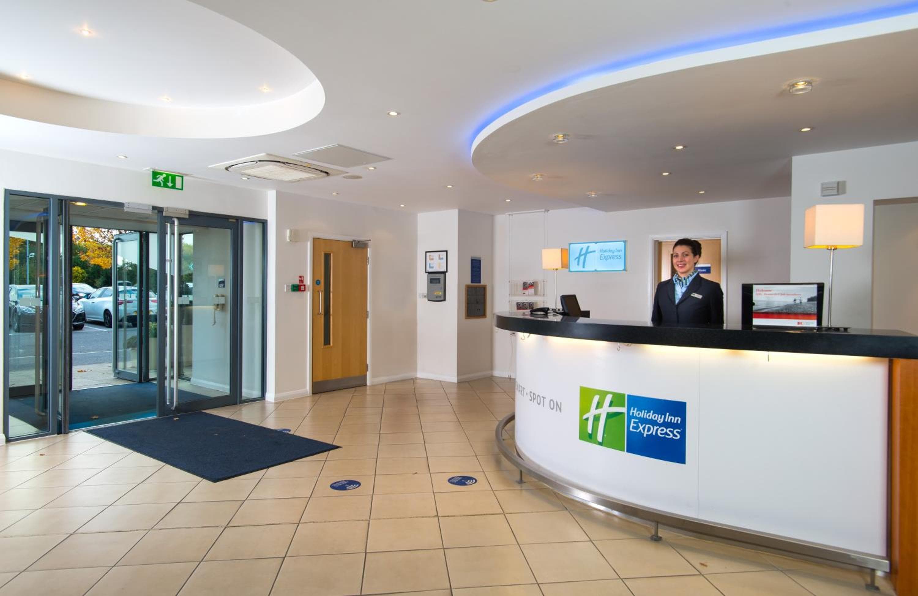 Holiday Inn Express - Bedford