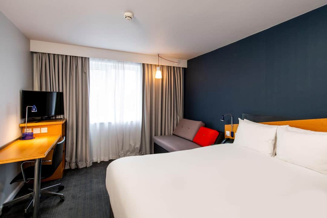 Holiday Inn Express - Swansea - East