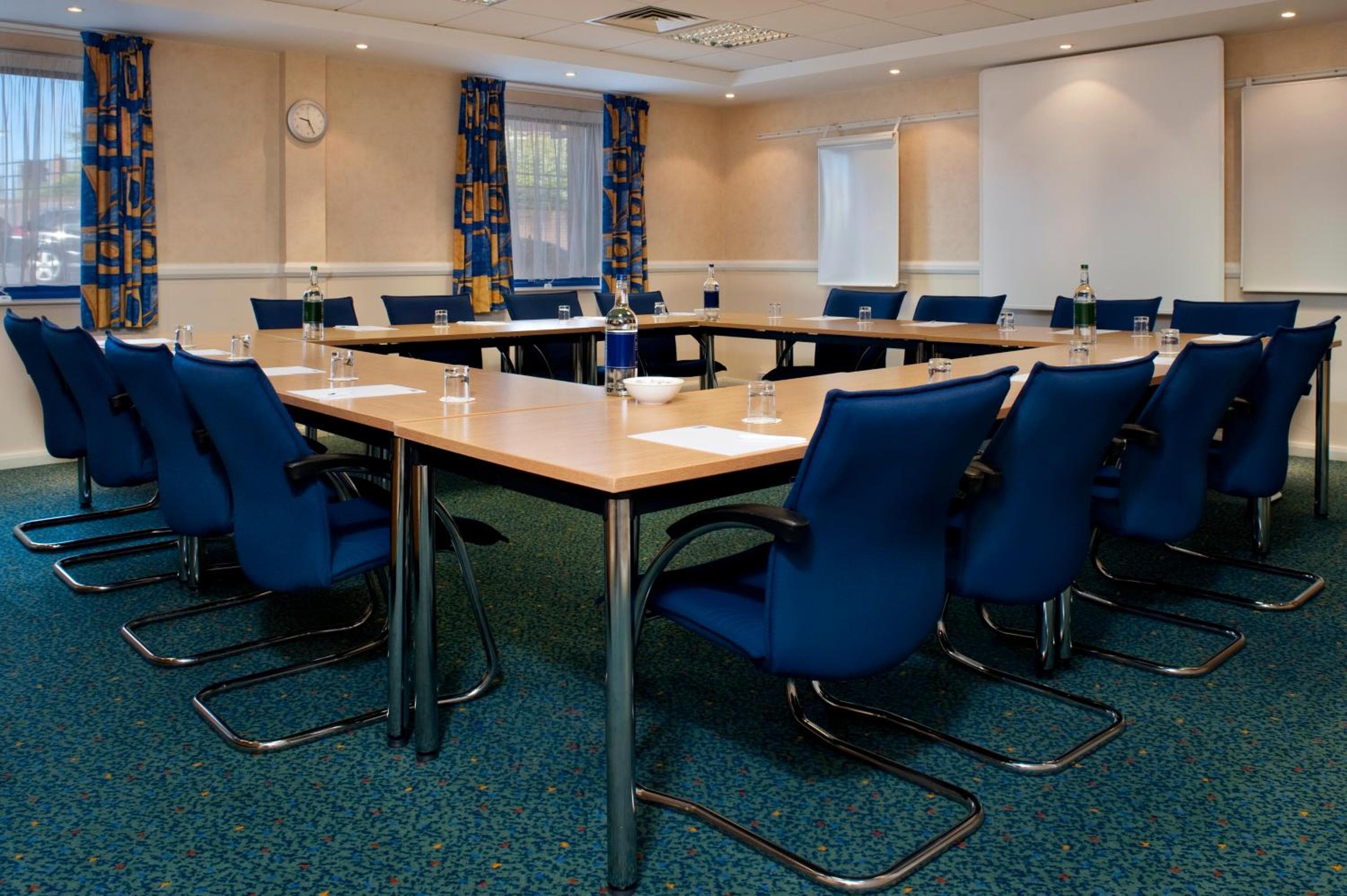 Holiday Inn Express - Swansea - East