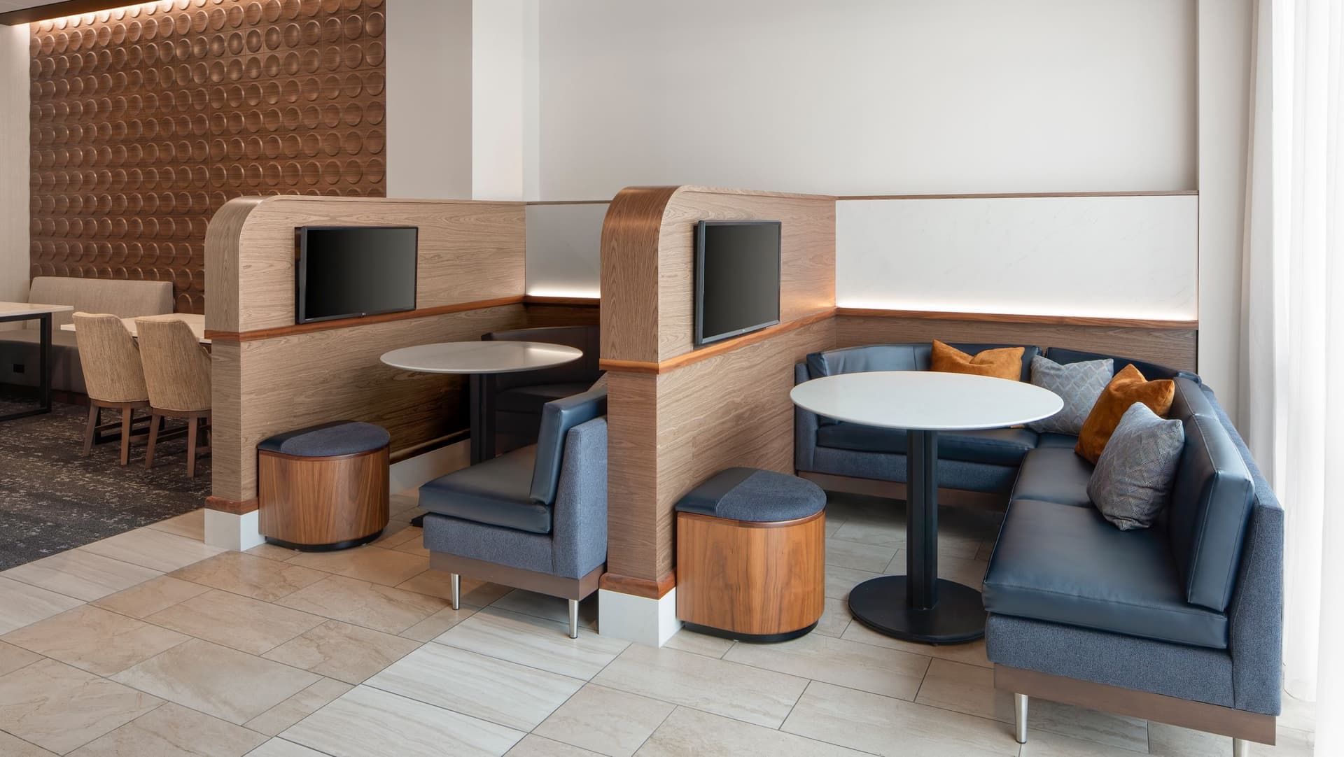 Courtyard by Marriott Seattle SeaTac Airport