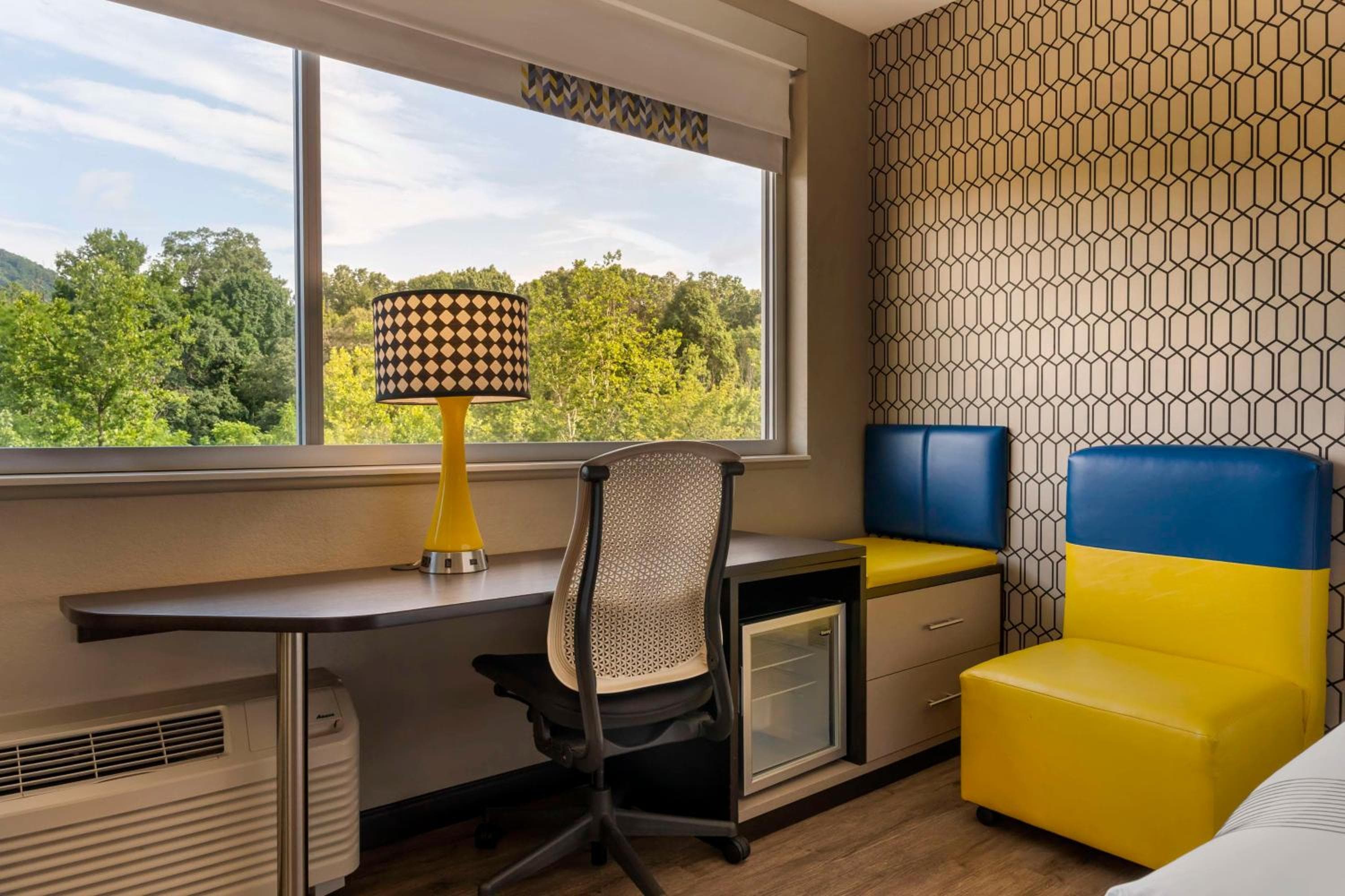 GLo Hotel Asheville-Blue Ridge Parkway