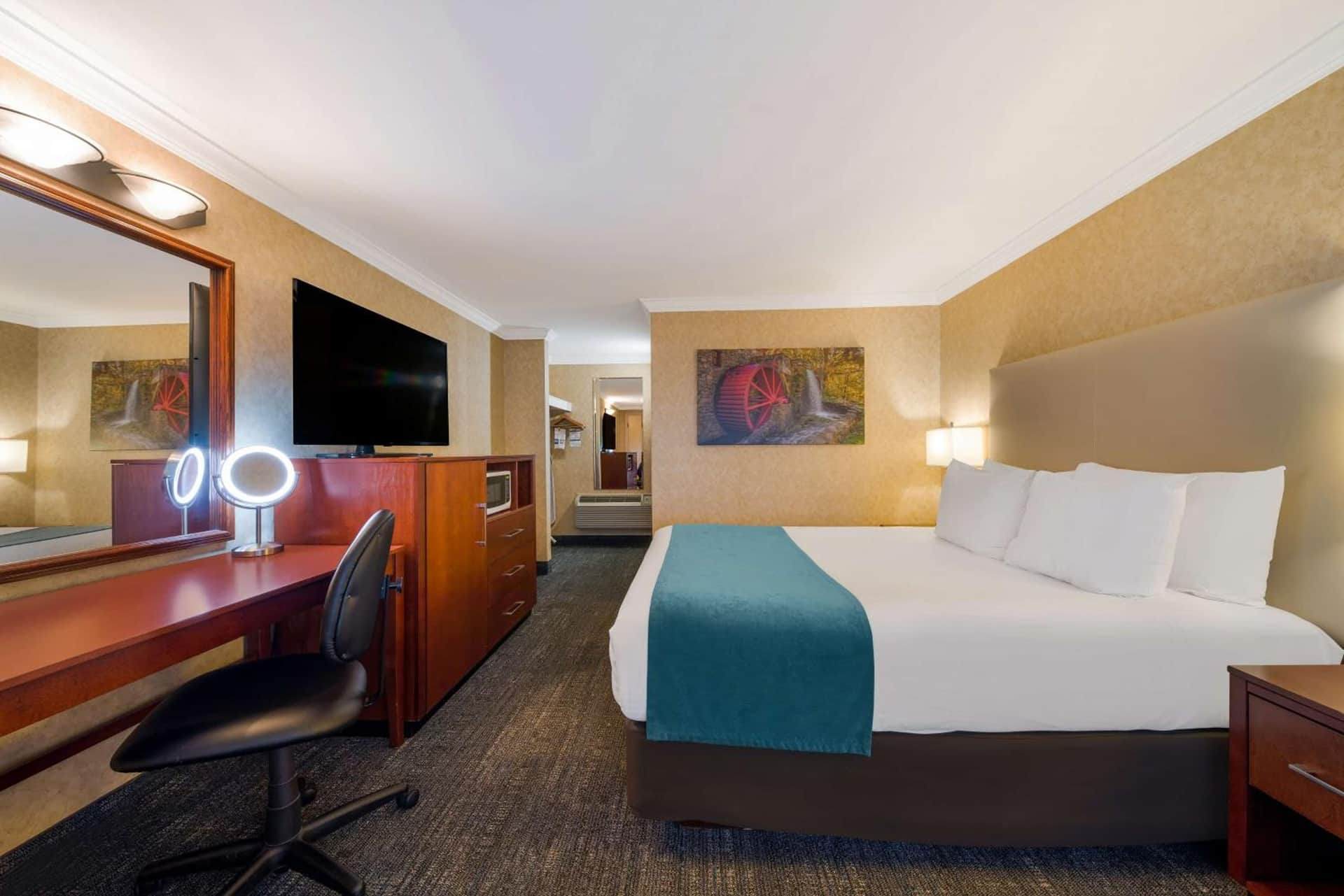 Best Western VOYAGEUR PLACE HOTEL
