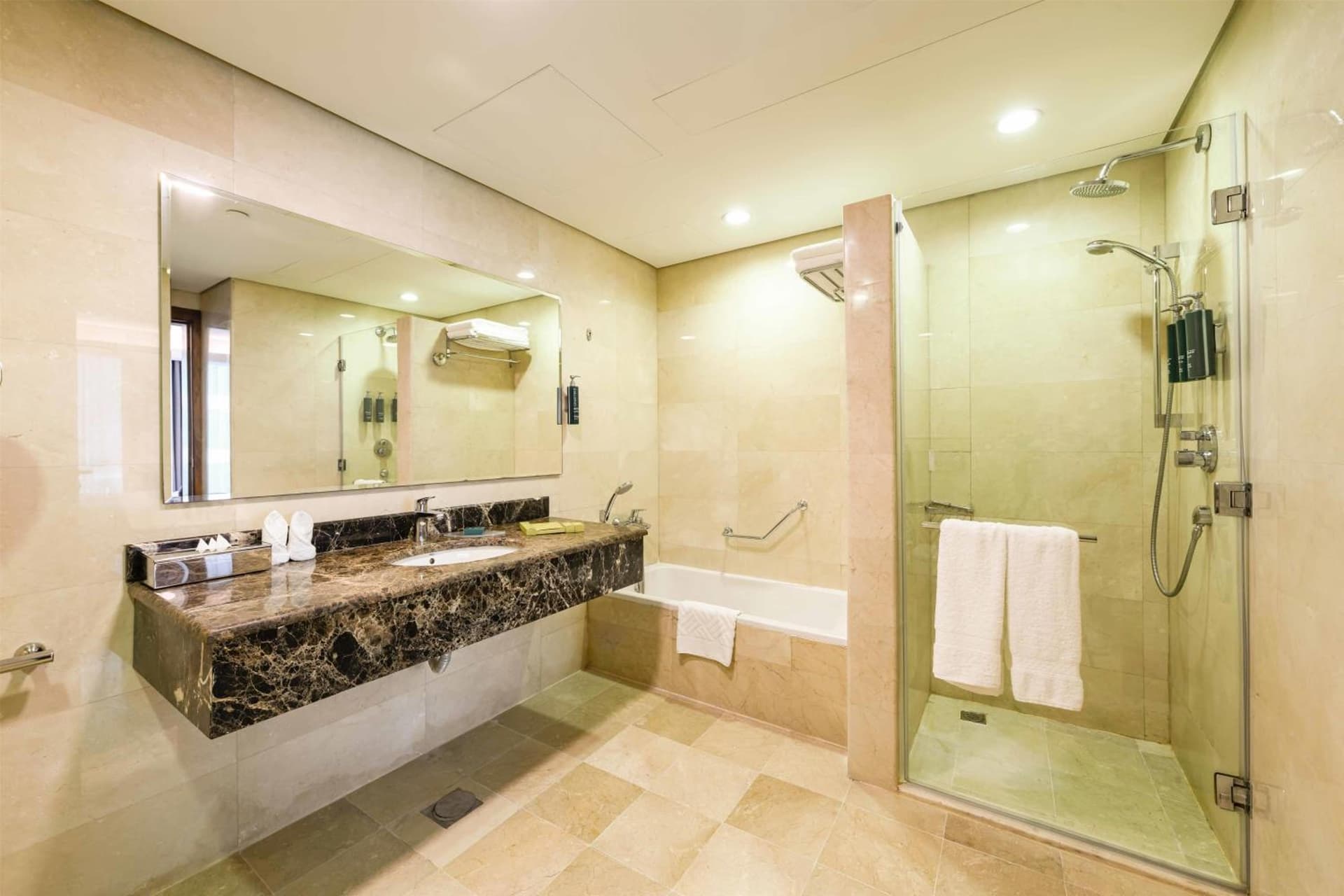 DoubleTree by Hilton Jeddah Al Andalus Mall