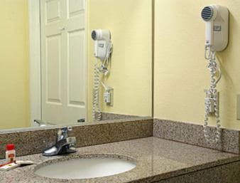 Super 8 by Wyndham North Hollywood