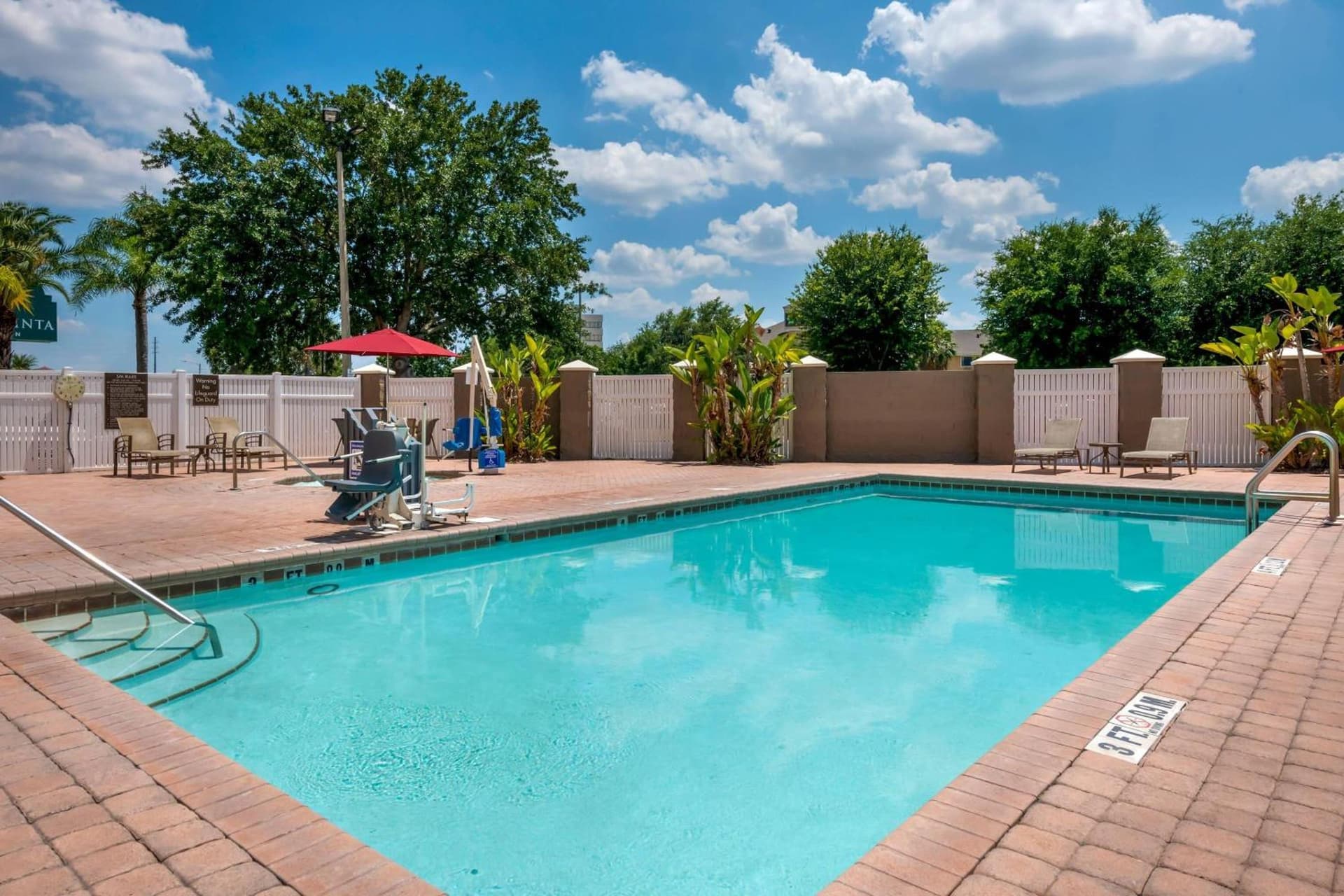 Comfort Suites Near Universal Orlando Resort