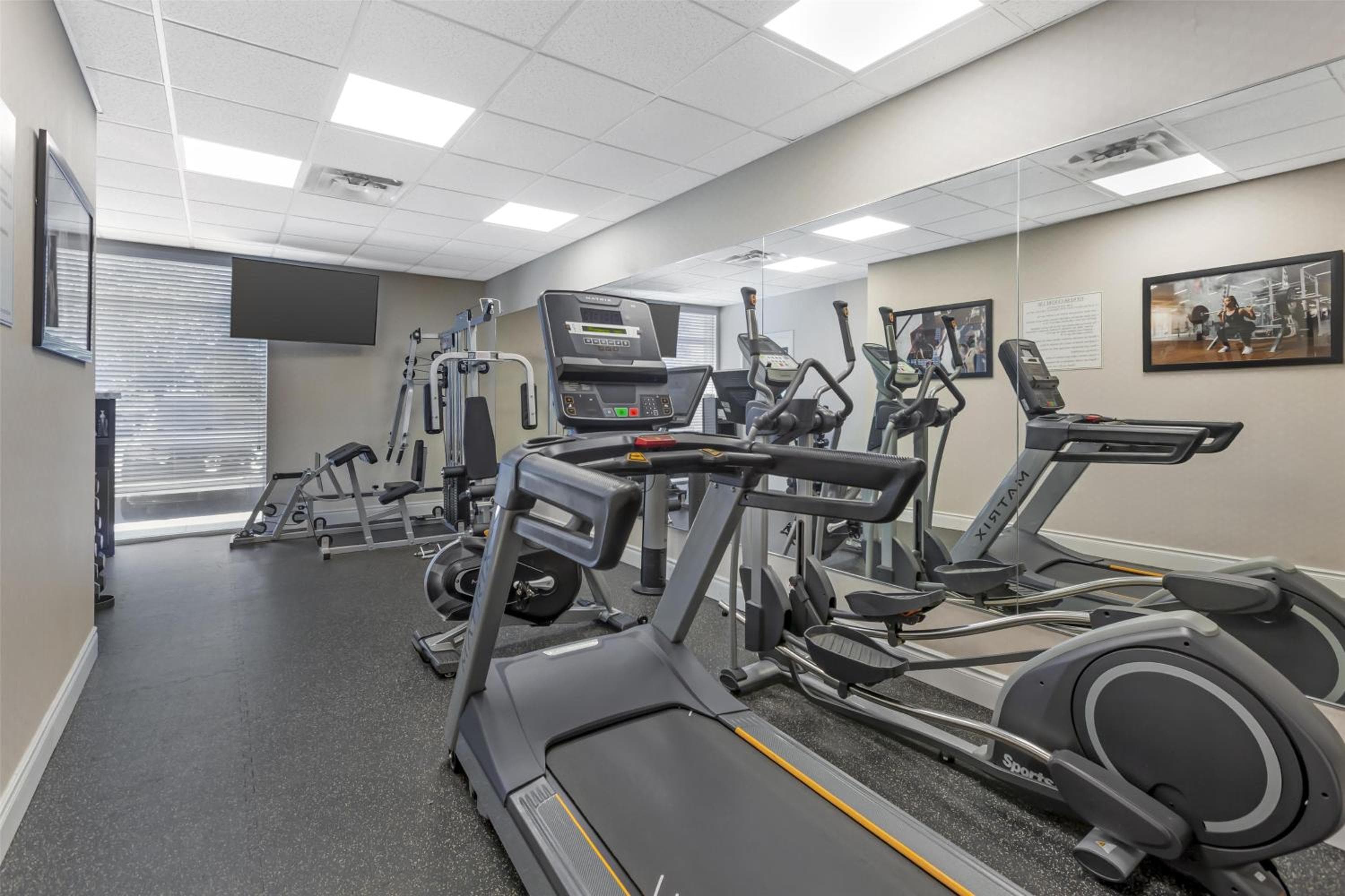Best Western Plus Travel Hotel Toronto Airport