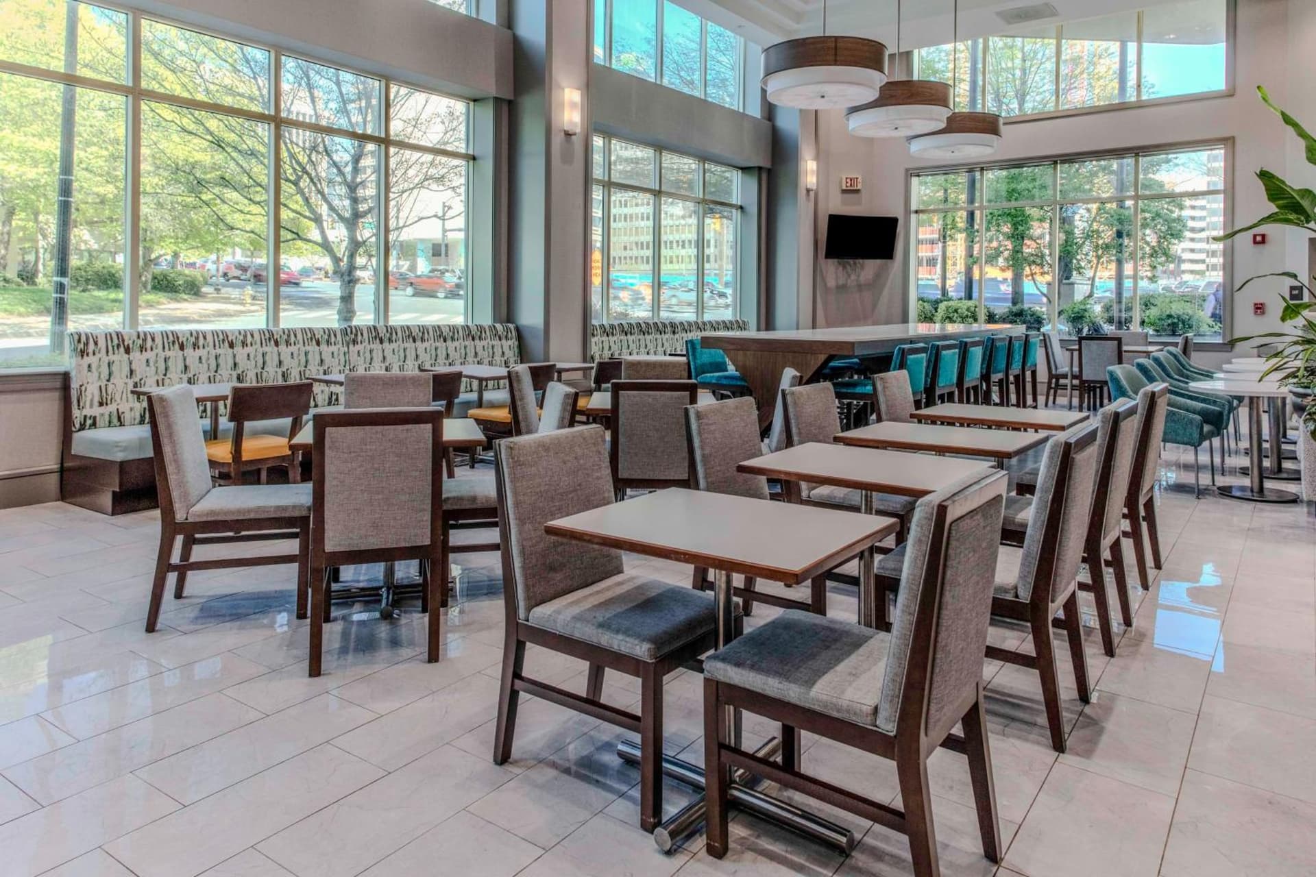 Hampton Inn & Suites Arlington Crystal City DCA