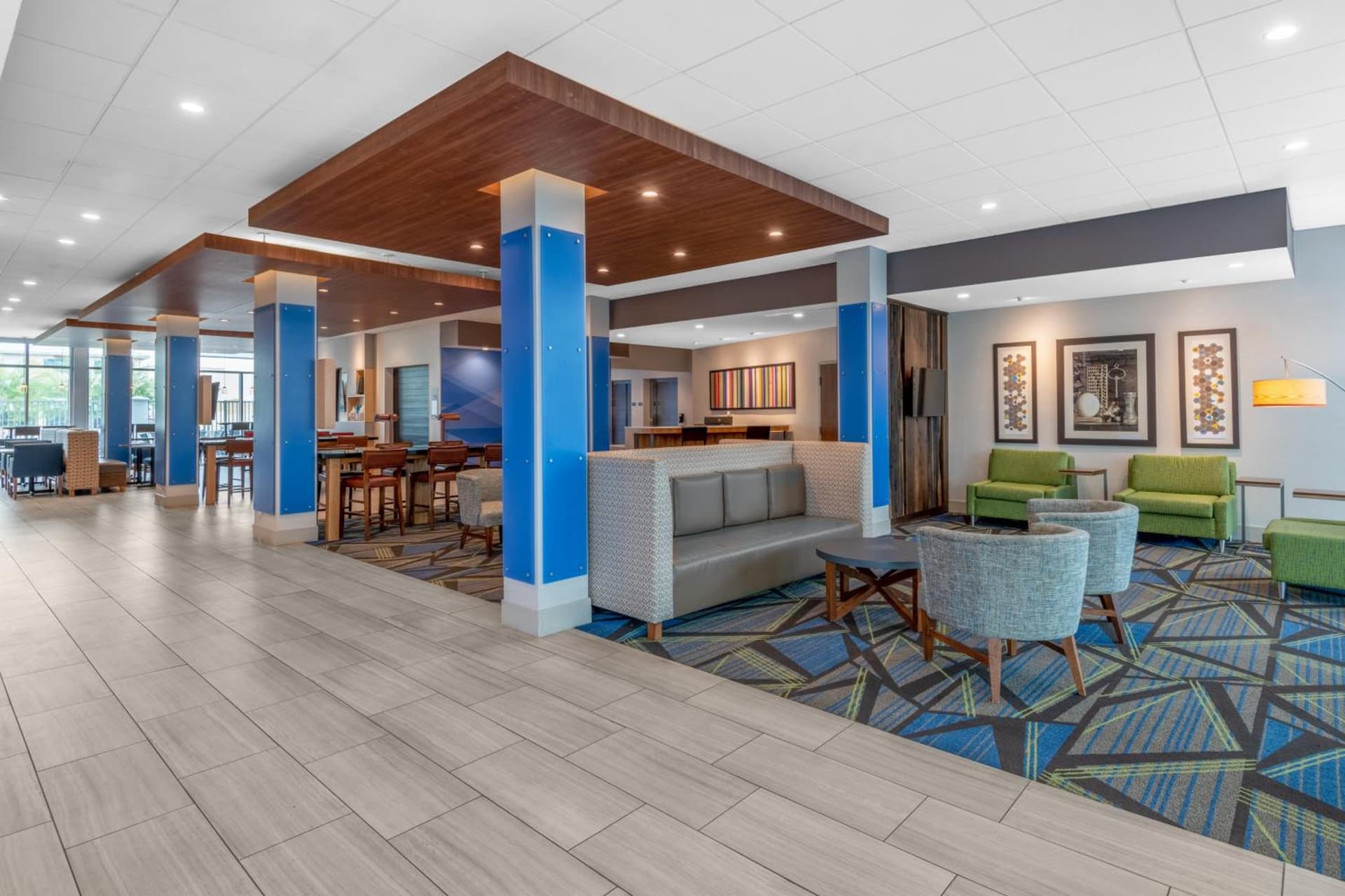 Holiday Inn Express & Suites - Phoenix - Airport North
