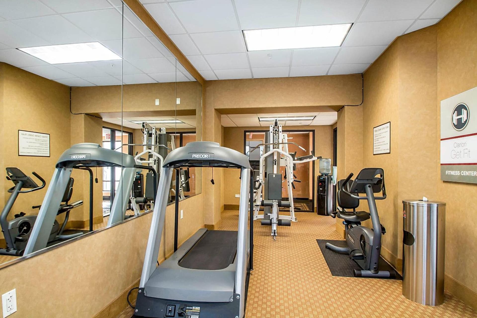 Clarion Inn Elmhurst - Oak Brook near I-88 I-290 I-294