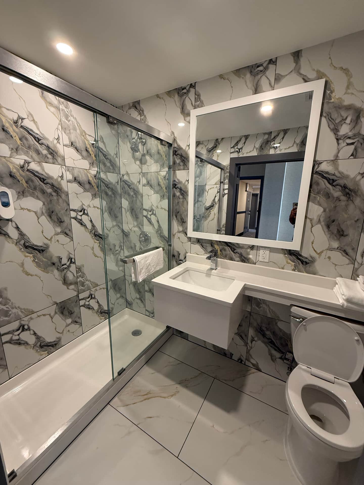 Skylux Hotel