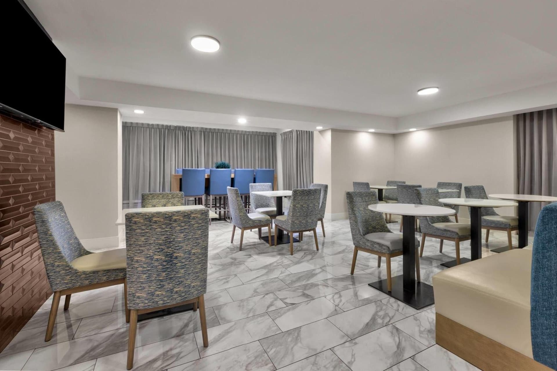 La Quinta by Wyndham Dallas I-35 Walnut Hill Ln