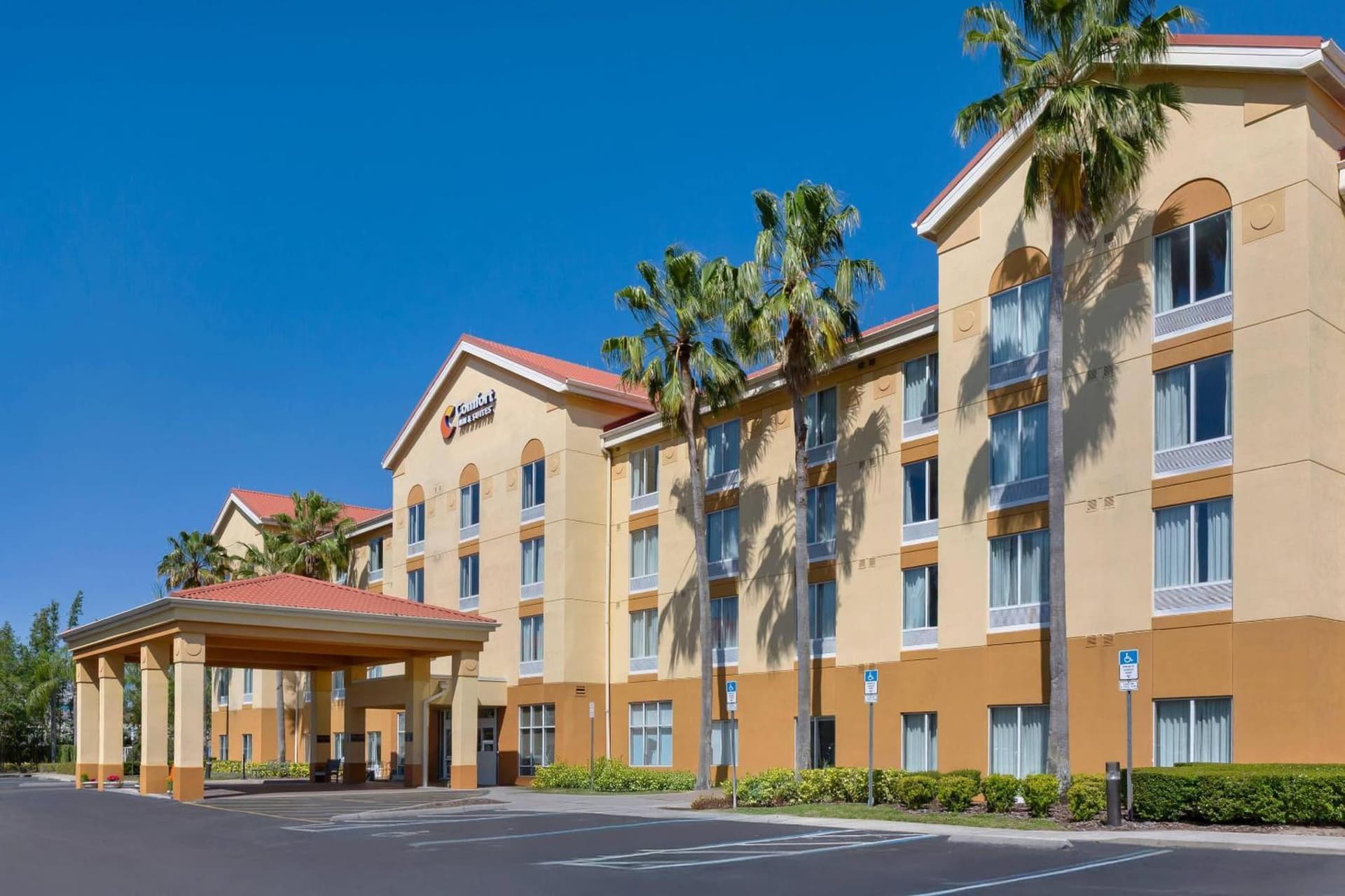 Comfort Inn & Suites Orlando North