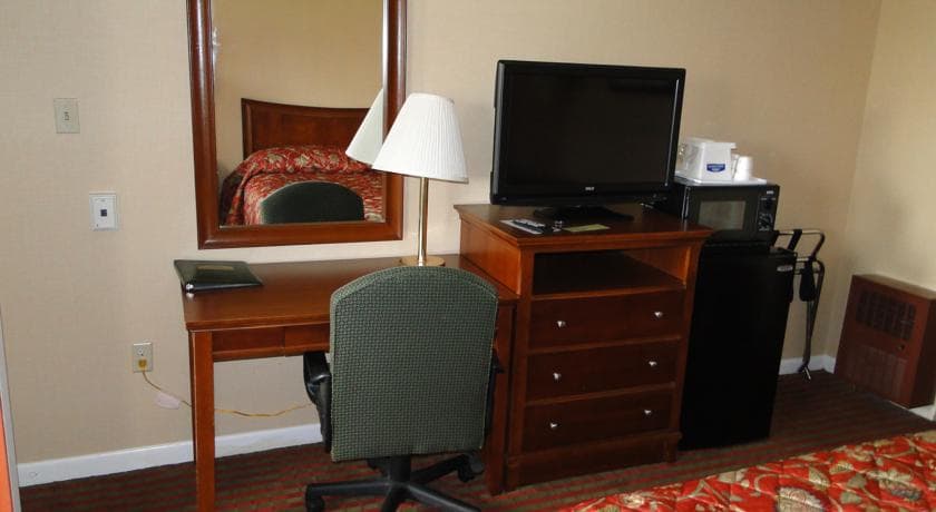 Howard Johnson Express Inn - Rocky Hill