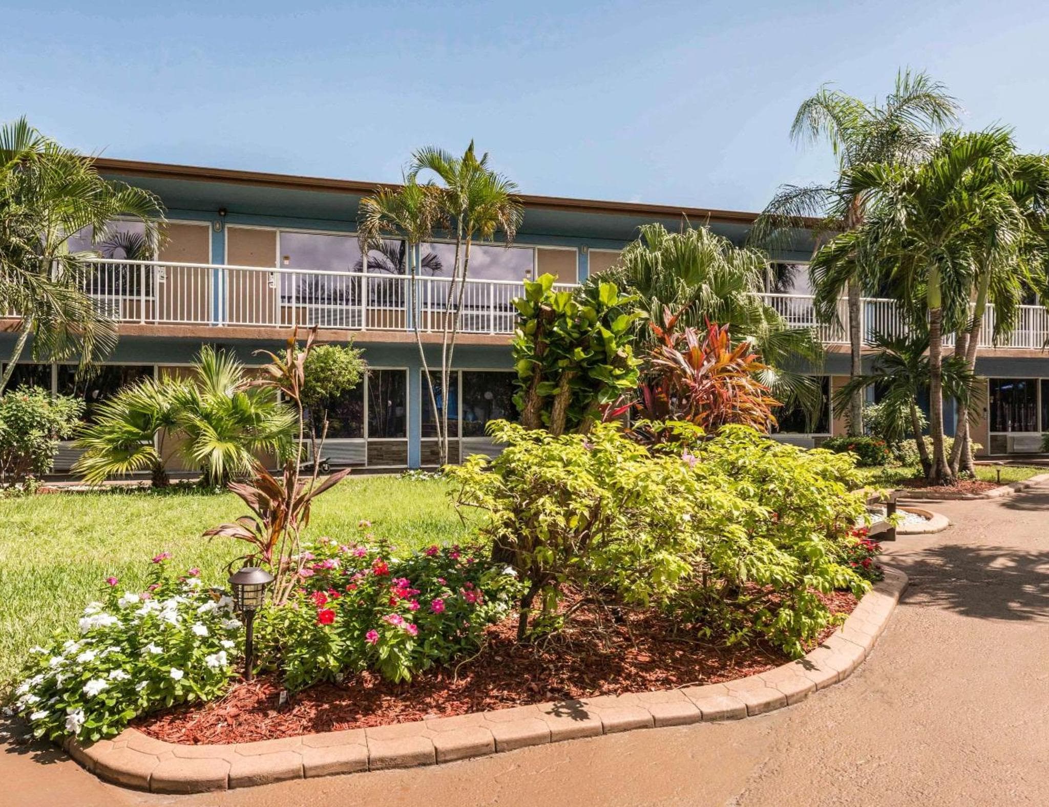 Rodeway Inn & Suites Fort Lauderdale Airport / Cruise Port