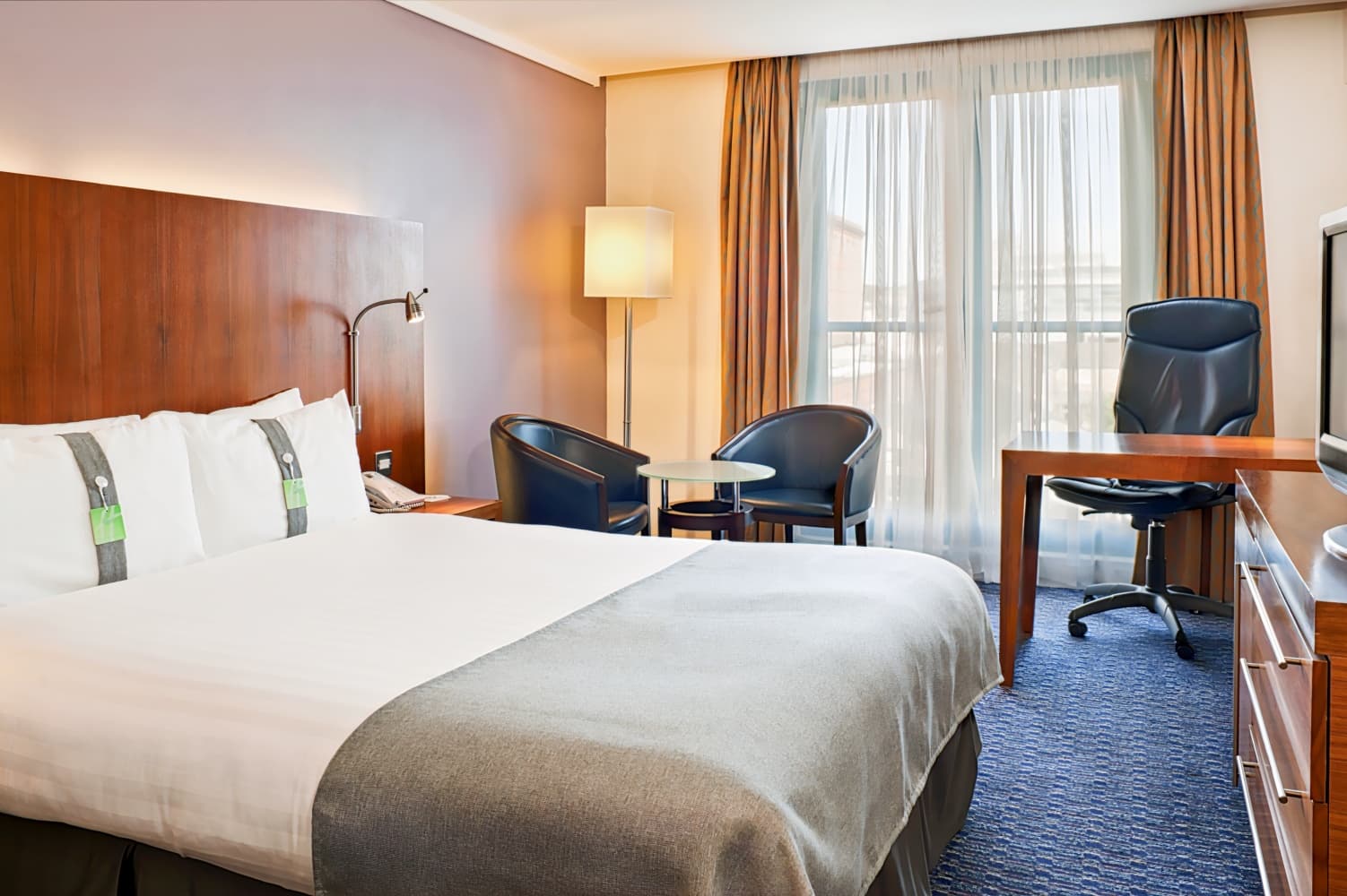 Holiday Inn London Camden Lock, an IHG Hotel