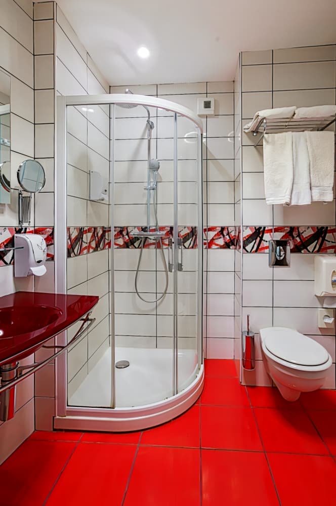 Logis Hostellerie du Centrotel et Institut Spa Bulles d’Allier