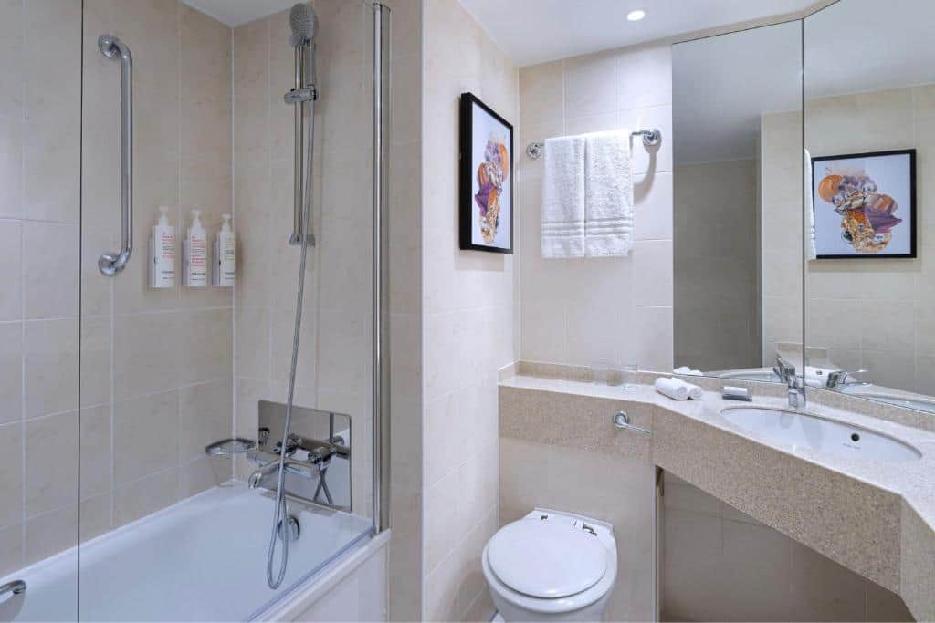 Delta Hotels by Marriott Heathrow / Windsor