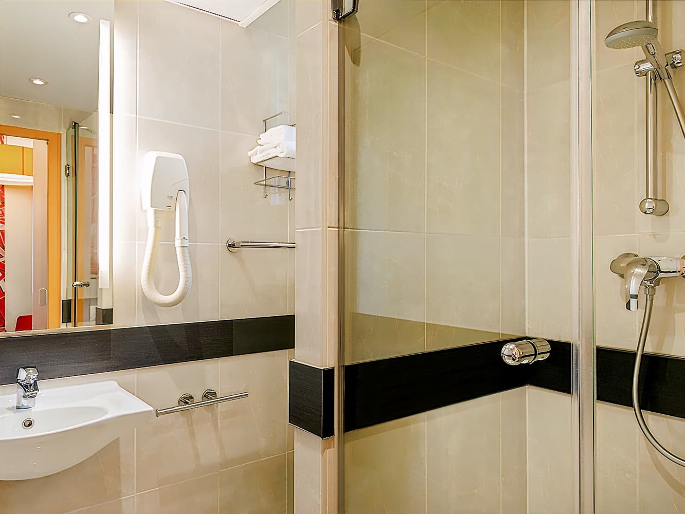 ibis Styles Paris La Defense Courbevoie