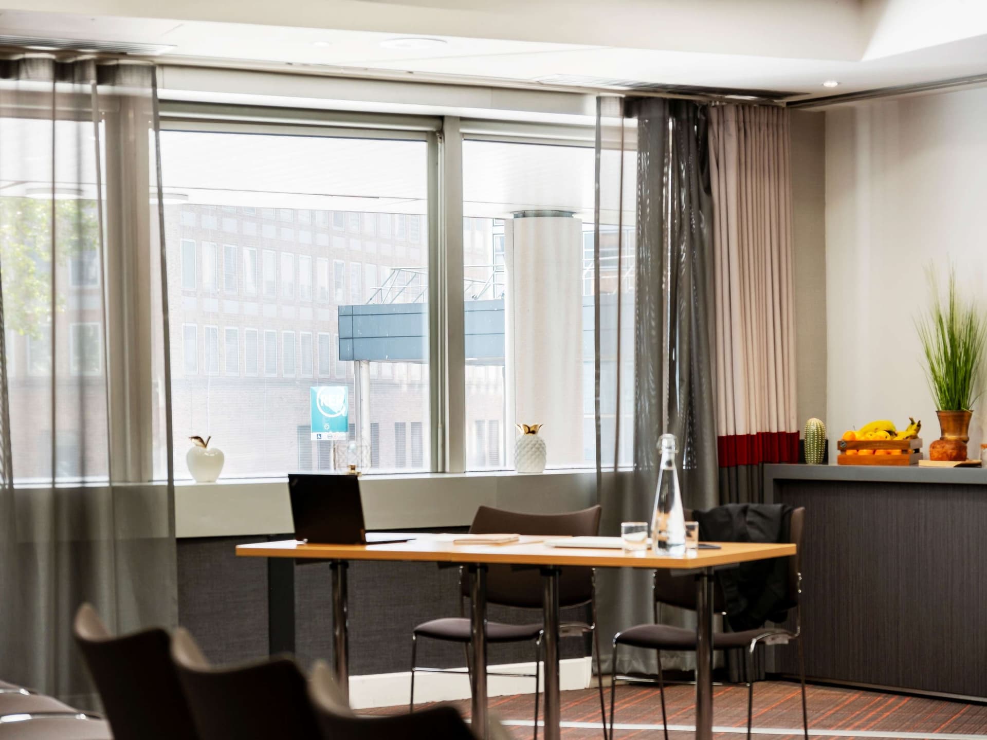 Mercure Paris La Défense Grande Arche Hotel