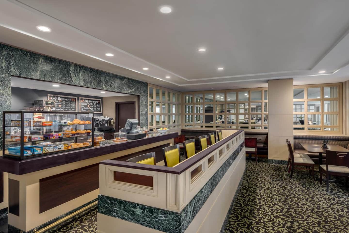 DoubleTree by Hilton New York LaGuardia