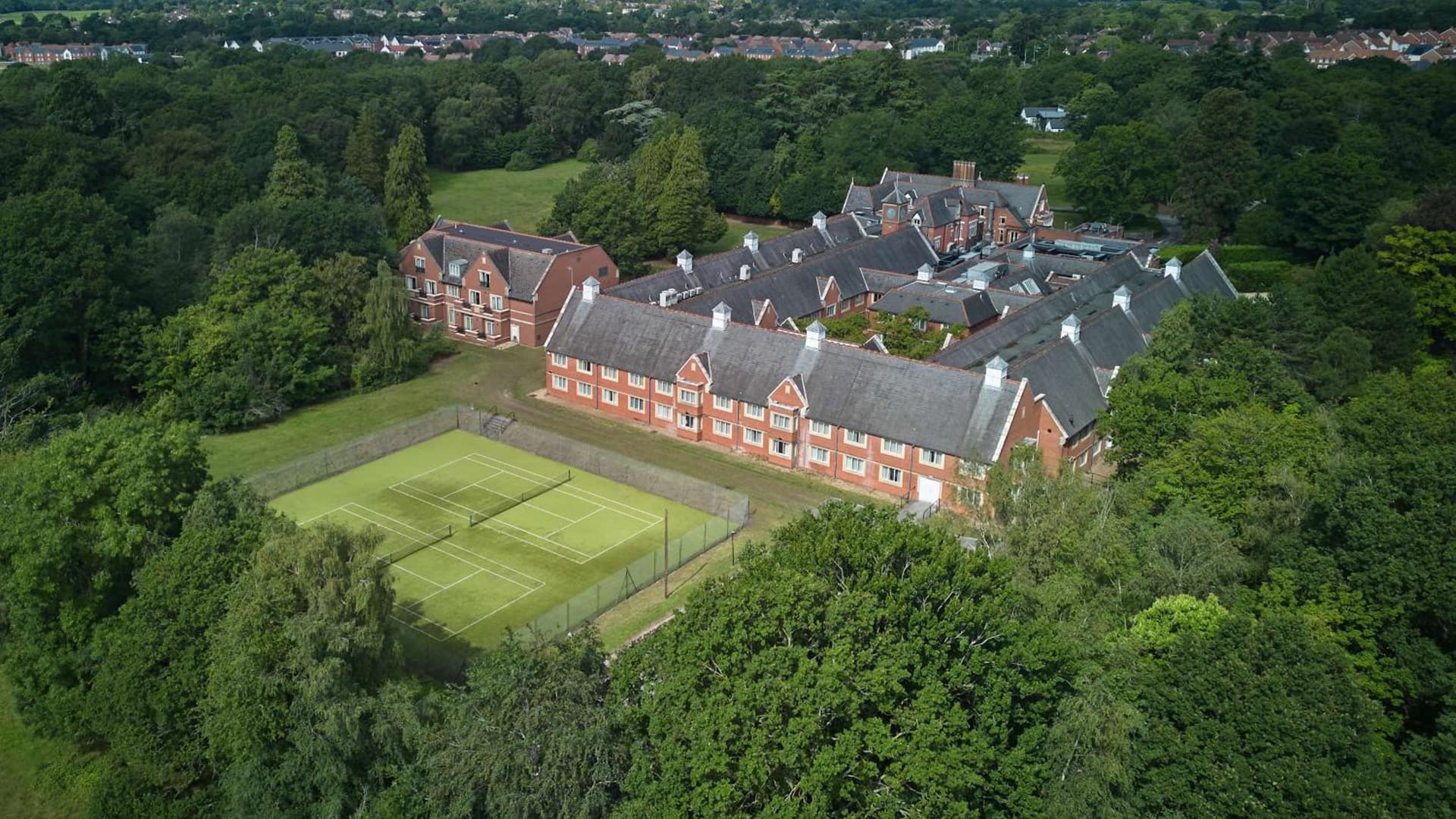 DoubleTree by Hilton, St. Anne’s Manor