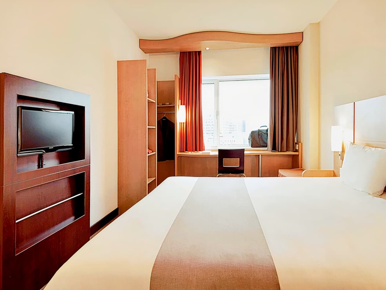 ibis Paris Pont de Suresnes